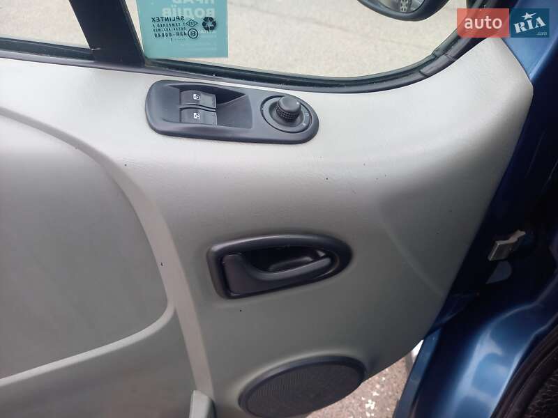 Минивэн Opel Vivaro 2011 в Черкассах