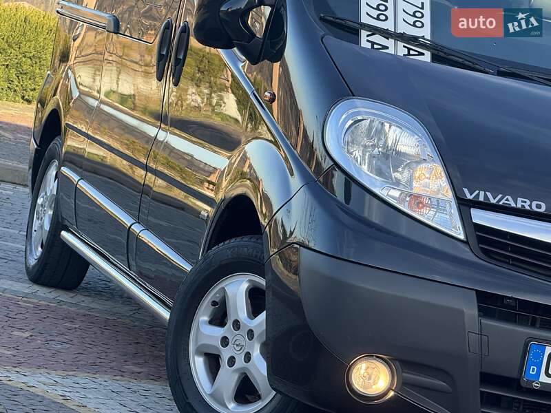 Минивэн Opel Vivaro 2011 в Дрогобыче