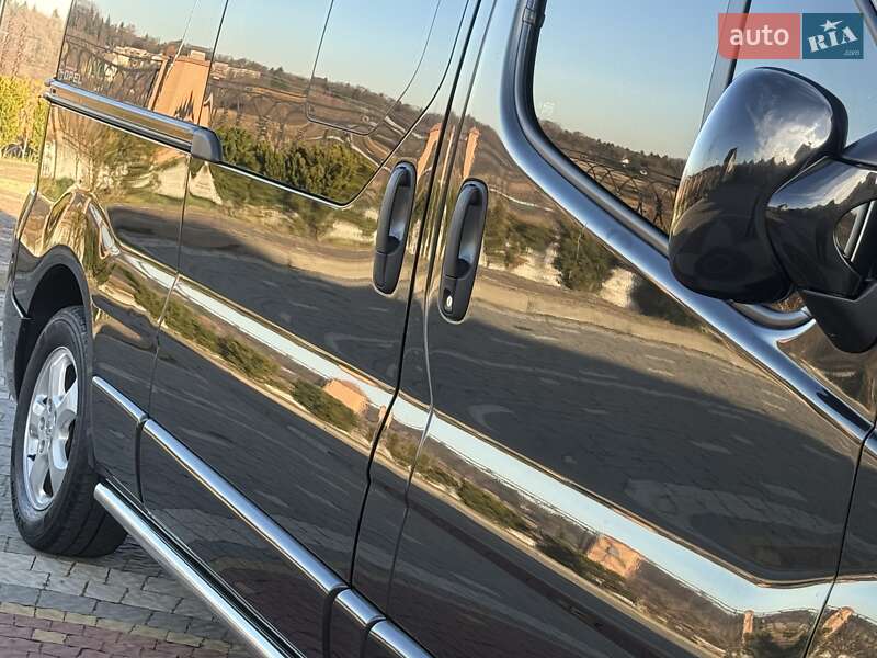 Минивэн Opel Vivaro 2011 в Дрогобыче