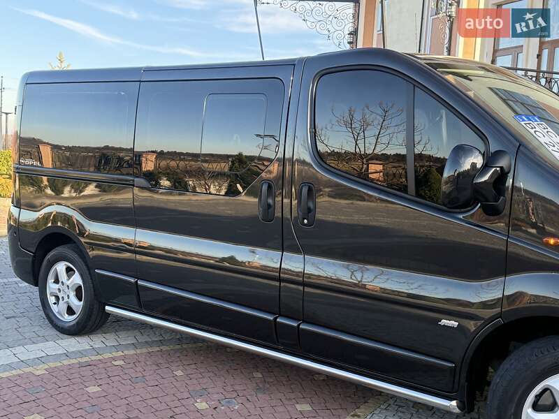 Минивэн Opel Vivaro 2011 в Дрогобыче