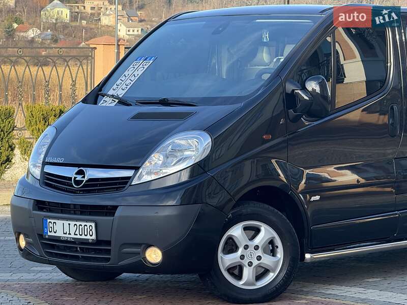 Минивэн Opel Vivaro 2011 в Дрогобыче