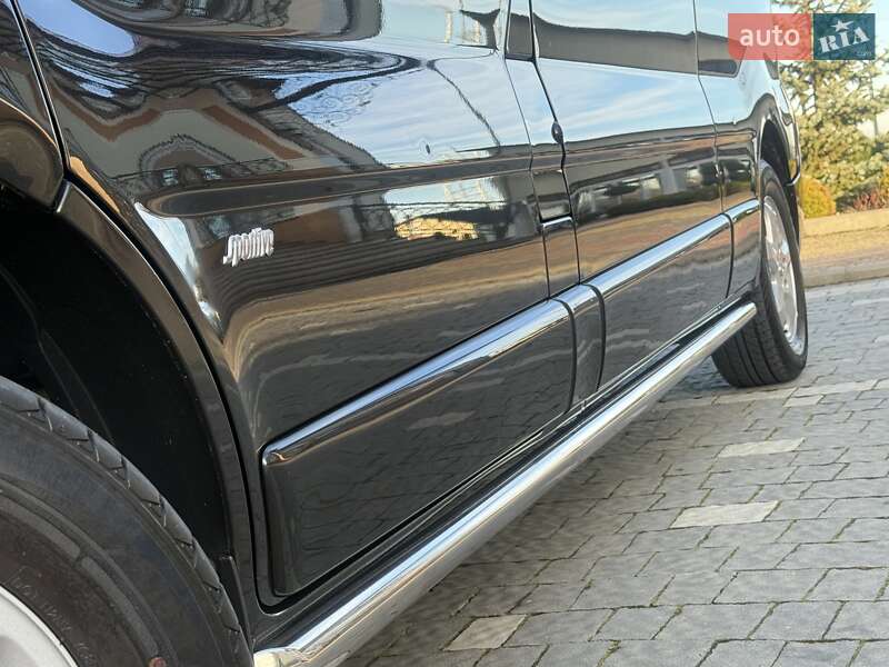 Минивэн Opel Vivaro 2011 в Дрогобыче