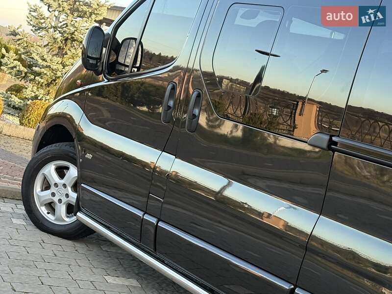 Минивэн Opel Vivaro 2011 в Дрогобыче