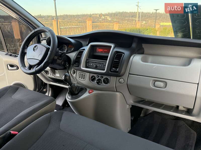 Минивэн Opel Vivaro 2011 в Дрогобыче