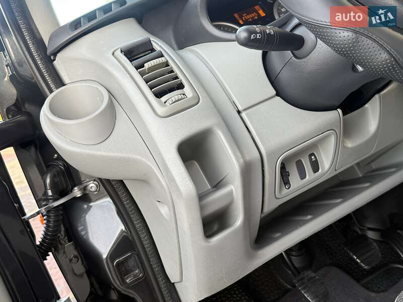 Минивэн Opel Vivaro 2011 в Дрогобыче