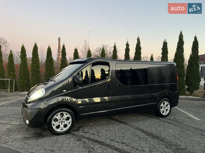 Минивэн Opel Vivaro 2013 в Надворной