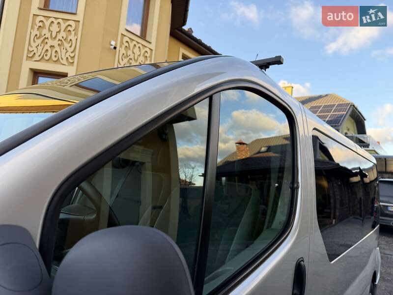 Минивэн Opel Vivaro 2012 в Львове