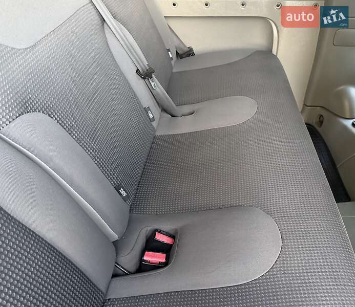 Минивэн Opel Vivaro 2012 в Львове