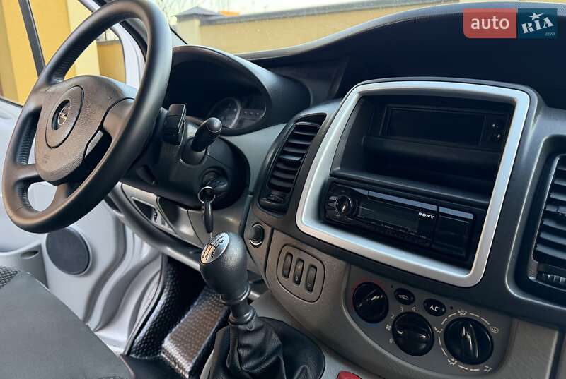 Минивэн Opel Vivaro 2012 в Львове