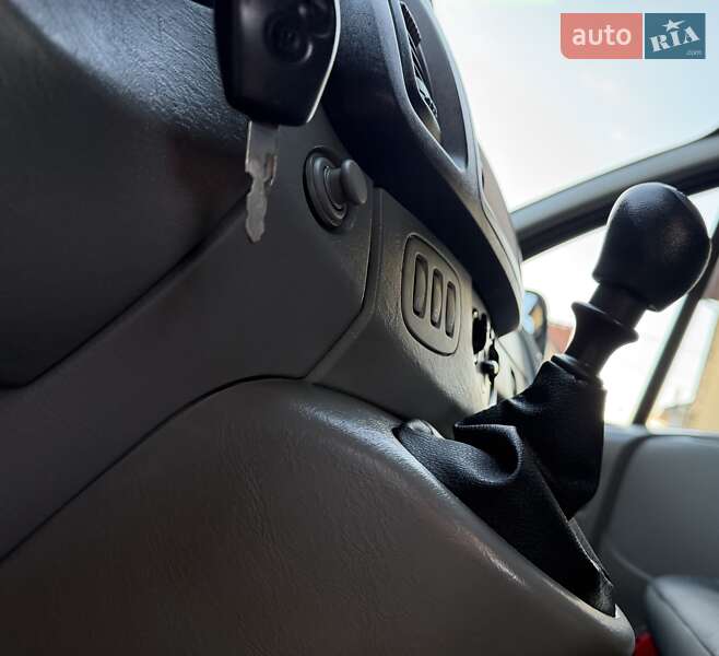 Минивэн Opel Vivaro 2012 в Львове