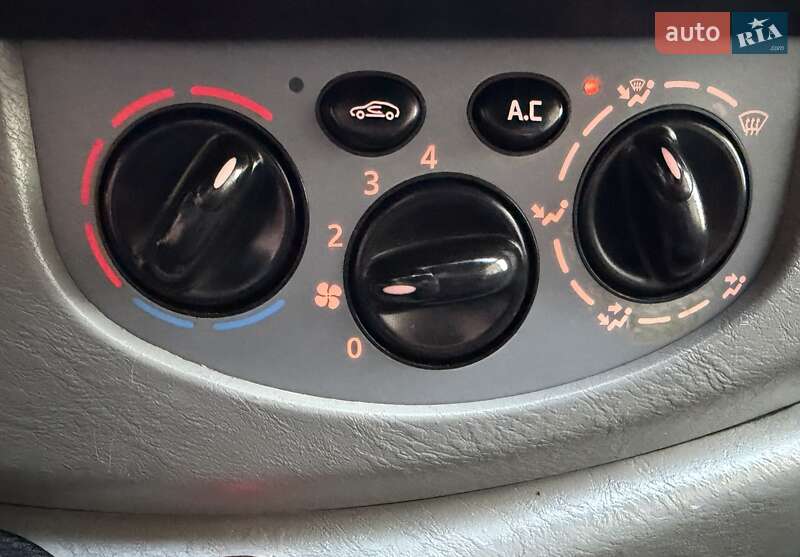 Минивэн Opel Vivaro 2012 в Львове