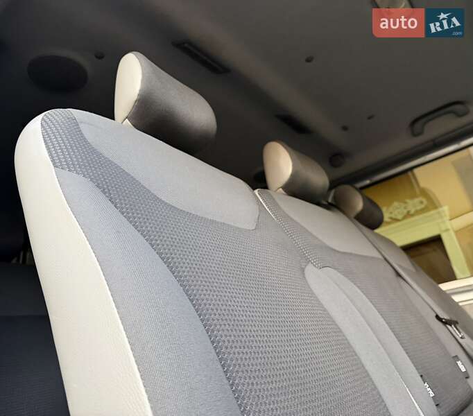 Минивэн Opel Vivaro 2012 в Львове