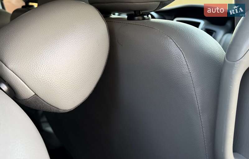 Минивэн Opel Vivaro 2012 в Львове