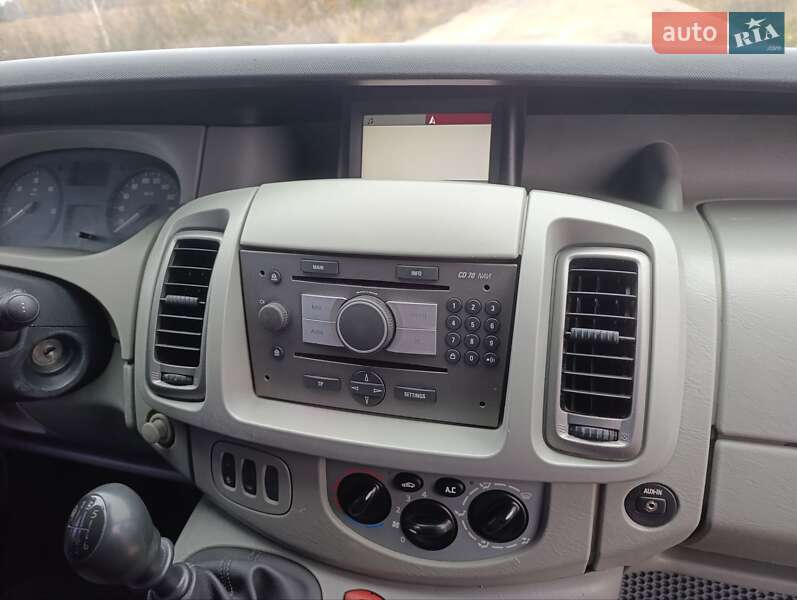 Минивэн Opel Vivaro 2010 в Ахтырке