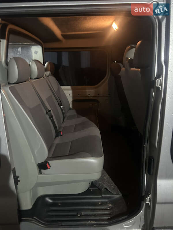Вантажопасажирський фургон Opel Vivaro 2012 в Новій Ушиці