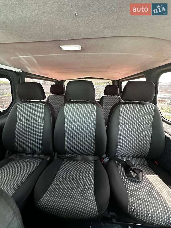 Минивэн Opel Vivaro 2016 в Могилев-Подольске