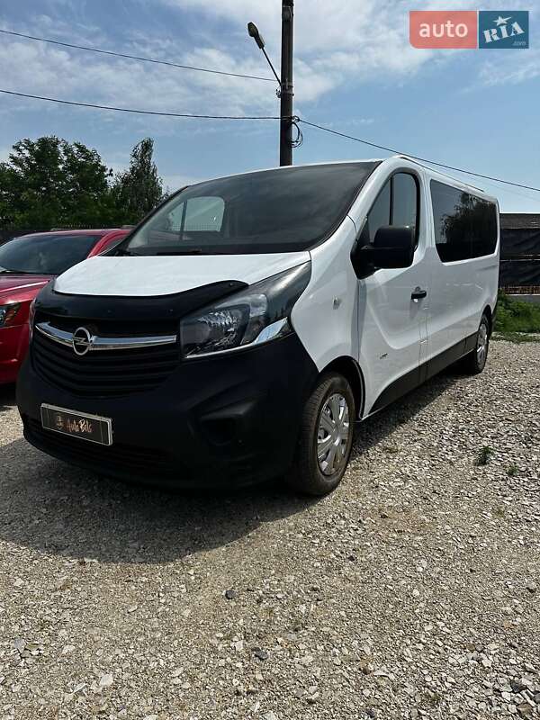 Минивэн Opel Vivaro 2016 в Могилев-Подольске
