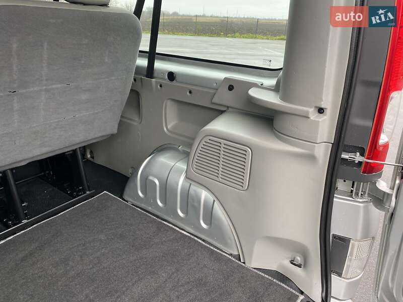 Минивэн Opel Vivaro 2013 в Виннице