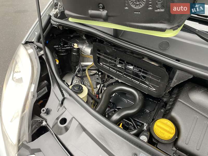 Минивэн Opel Vivaro 2013 в Виннице