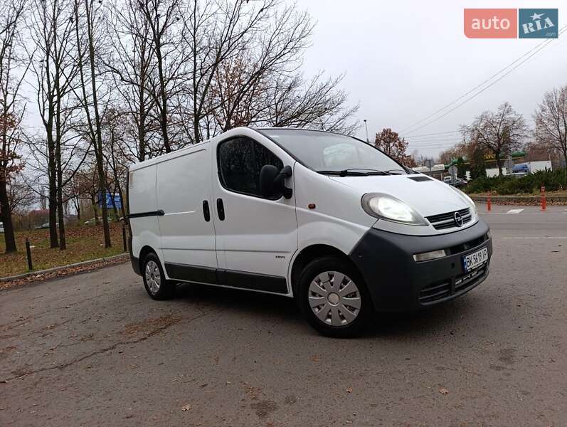 Вантажний фургон Opel Vivaro 2002 в Рівному