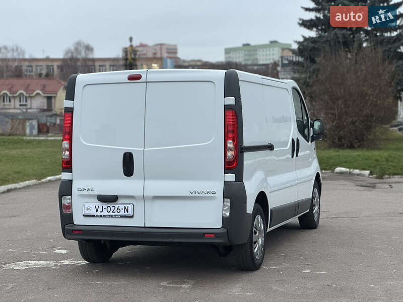Грузовой фургон Opel Vivaro 2013 в Ровно