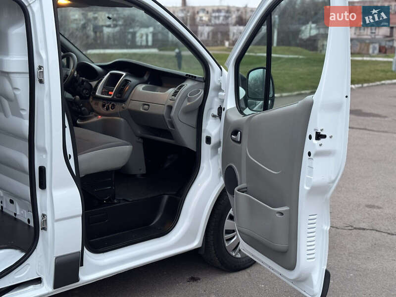 Грузовой фургон Opel Vivaro 2013 в Ровно