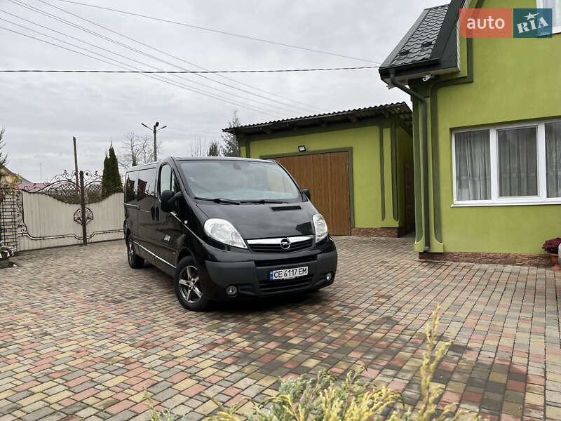 Минивэн Opel Vivaro 2013 в Кицмани