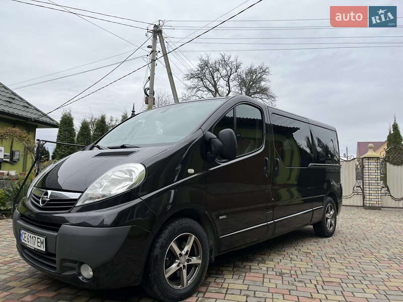 Минивэн Opel Vivaro 2013 в Кицмани