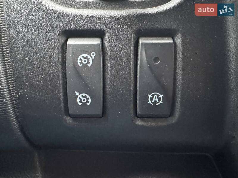 Минивэн Opel Vivaro 2017 в Киеве