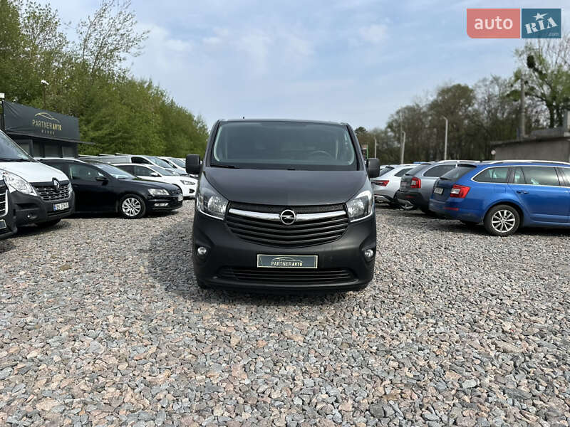 Грузовой фургон Opel Vivaro 2016 в Ровно