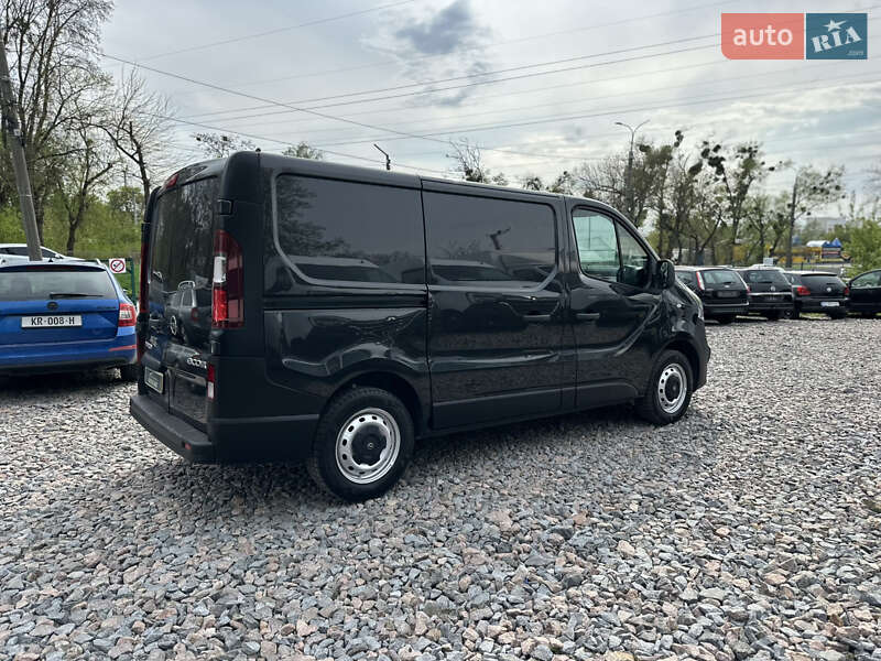 Грузовой фургон Opel Vivaro 2016 в Ровно