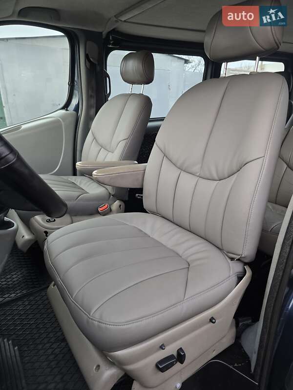 Мінівен Opel Vivaro 2006 в Запоріжжі