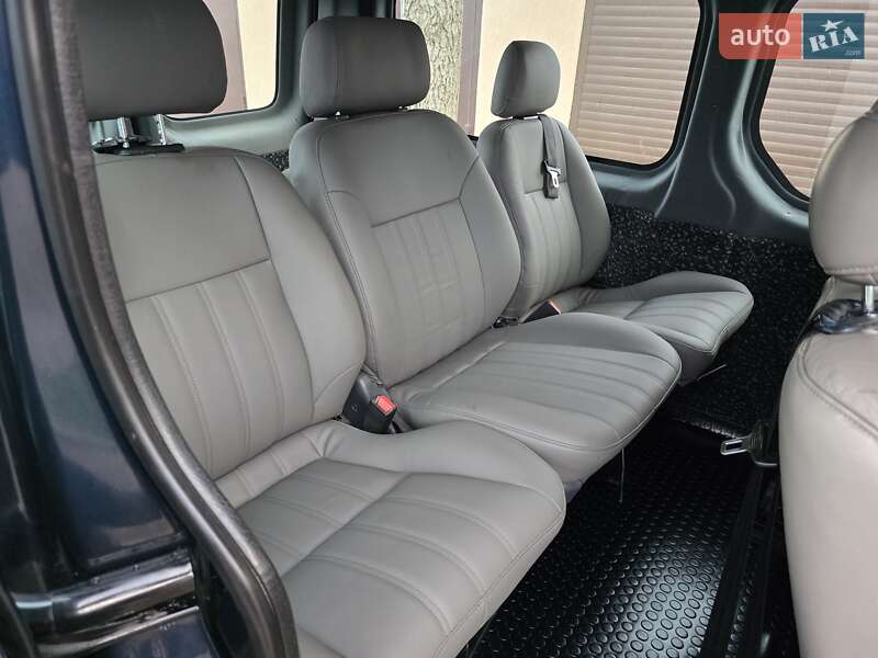 Мінівен Opel Vivaro 2006 в Запоріжжі