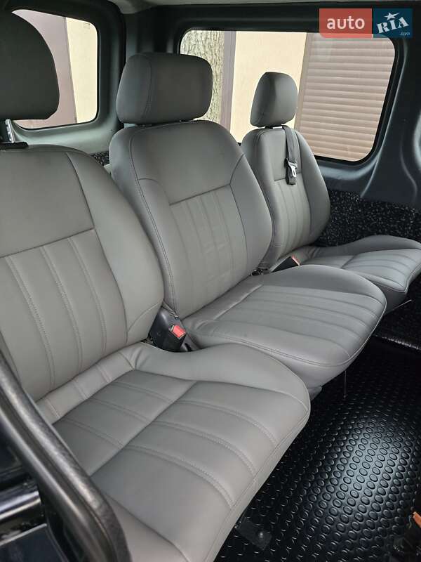 Мінівен Opel Vivaro 2006 в Запоріжжі