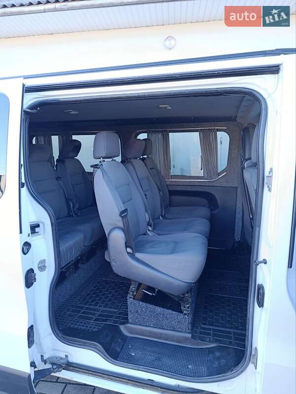 Минивэн Opel Vivaro 2015 в Черновцах