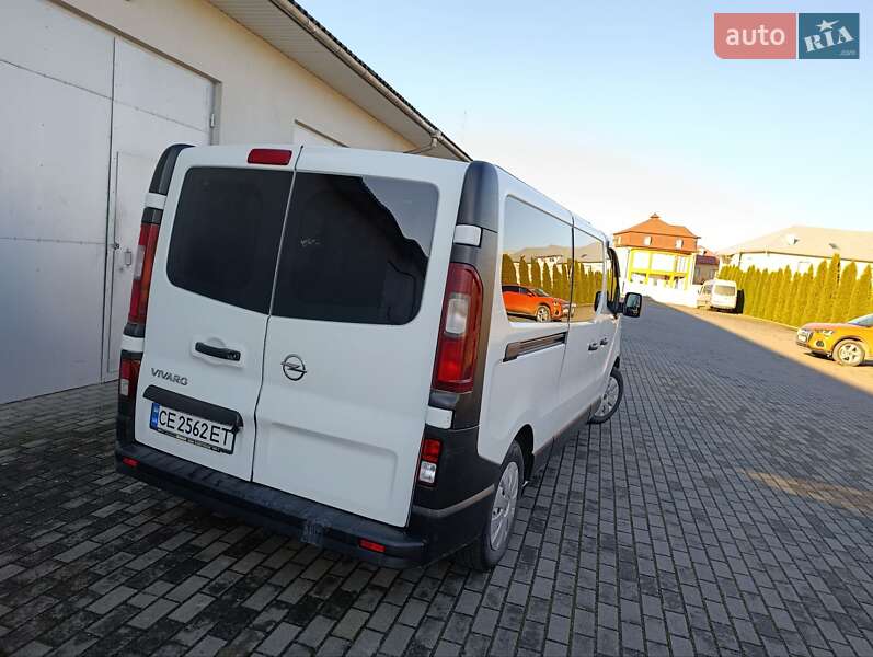 Минивэн Opel Vivaro 2015 в Черновцах