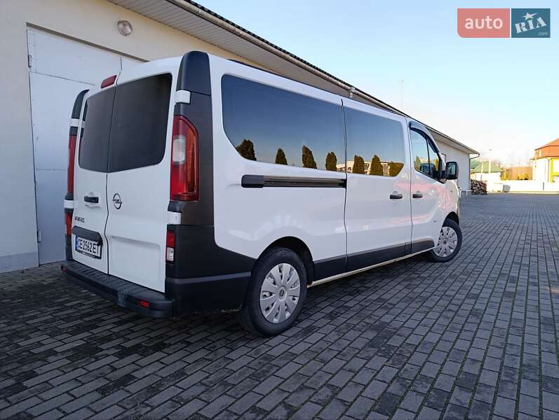 Минивэн Opel Vivaro 2015 в Черновцах