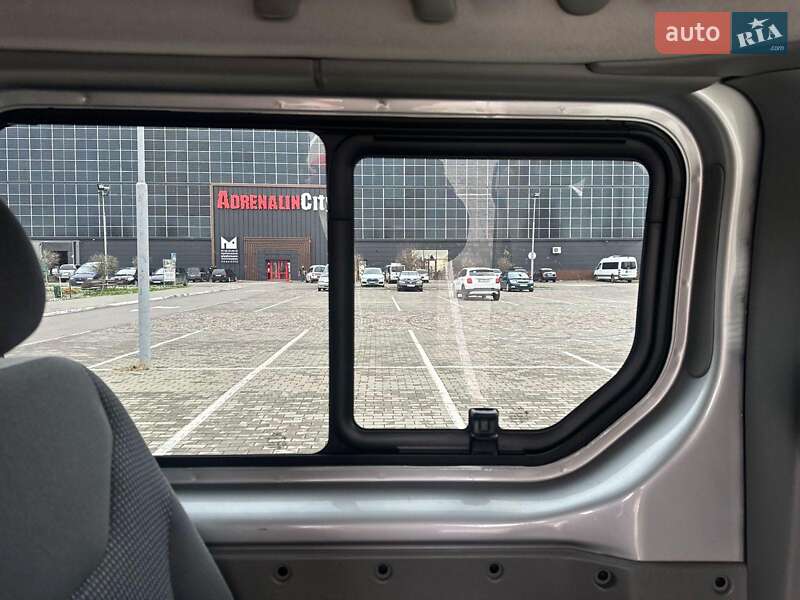Минивэн Opel Vivaro 2013 в Луцке
