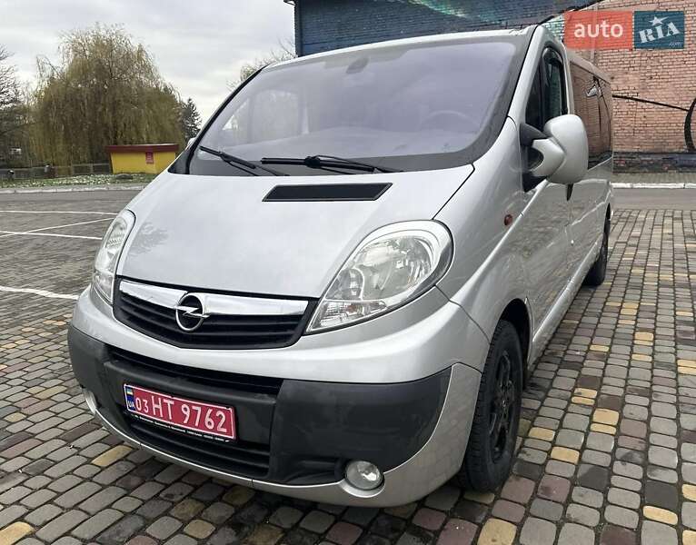 Минивэн Opel Vivaro 2013 в Луцке