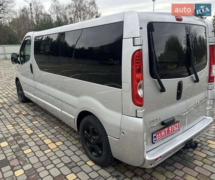 Минивэн Opel Vivaro 2013 в Луцке