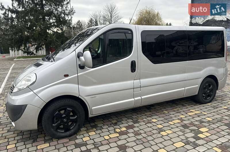 Минивэн Opel Vivaro 2013 в Луцке