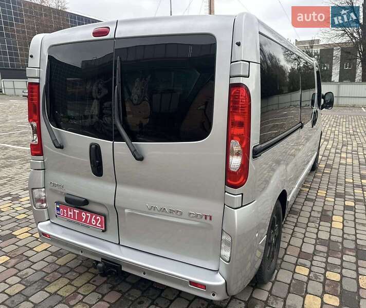 Минивэн Opel Vivaro 2013 в Луцке