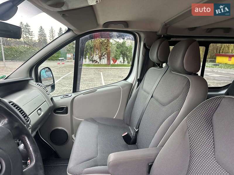 Минивэн Opel Vivaro 2013 в Луцке