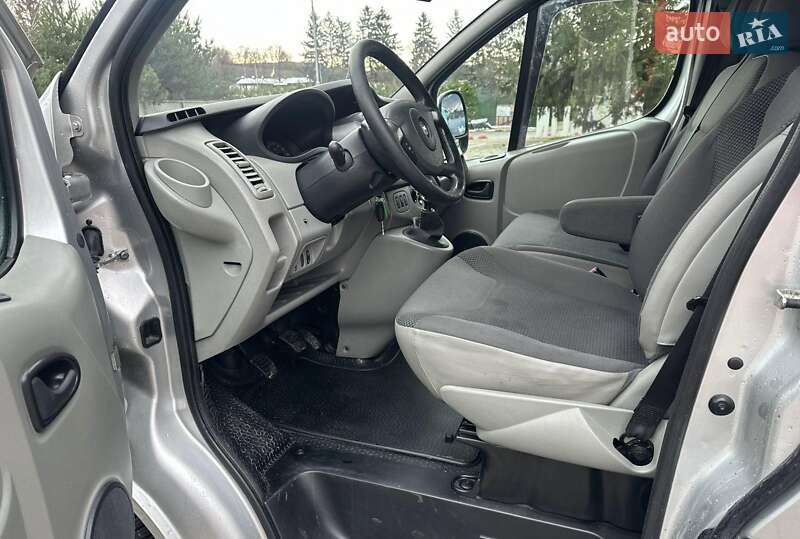 Минивэн Opel Vivaro 2013 в Луцке