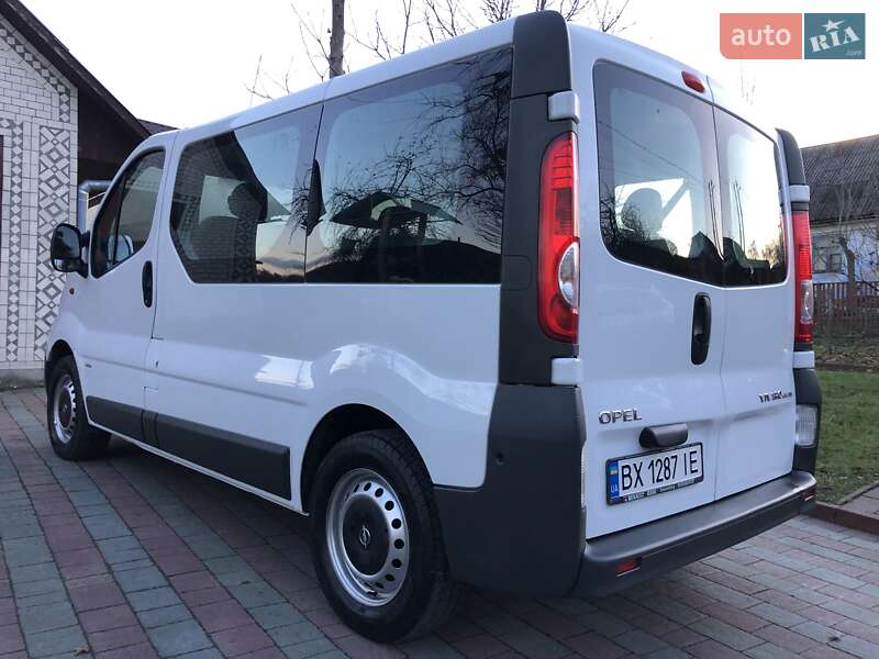 Минивэн Opel Vivaro 2012 в Красилове