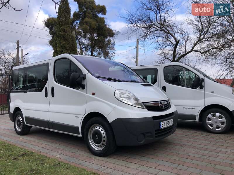 Минивэн Opel Vivaro 2012 в Красилове