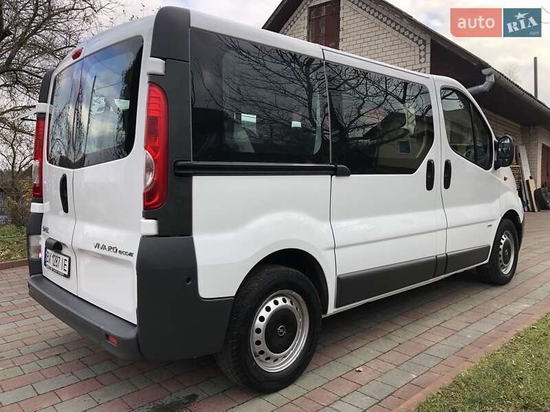 Минивэн Opel Vivaro 2012 в Красилове