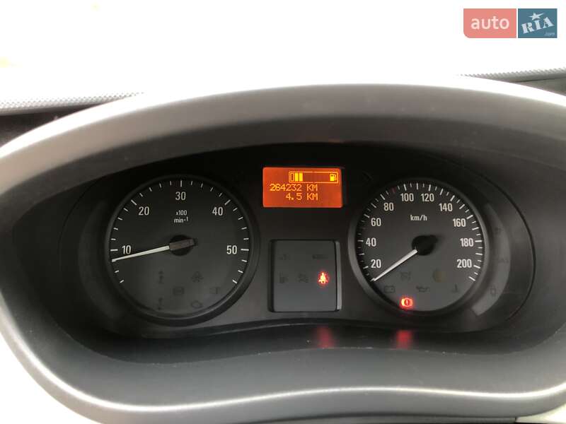 Минивэн Opel Vivaro 2012 в Красилове