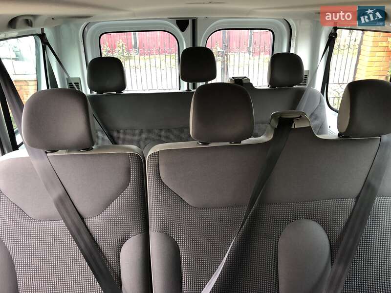 Минивэн Opel Vivaro 2012 в Красилове