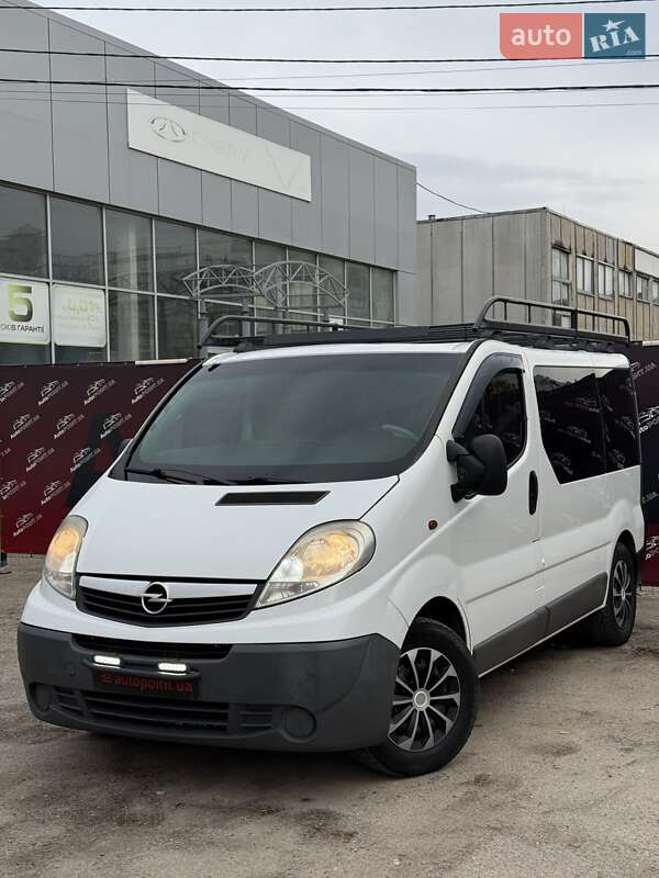 Минивэн Opel Vivaro 2011 в Сумах